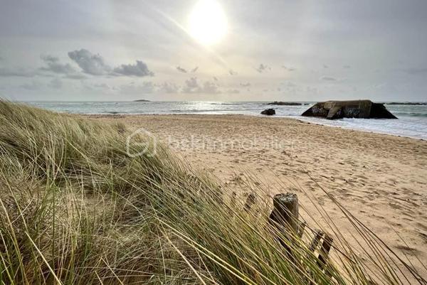 ERDEVEN, commune du littoral Breton, appartenant aux Grands Sites de France, le plus grand massif dunaire de Bretagne de GAVRES à QUIBERON , se situe cette maison de plain pied, des années 80, à moins de 10 minutes à pieds des grandes PLAGES de sable fin.
Cuisine dînatoire aménagée et équipée, séjour avec cheminée insert, 2 belles chambres, salle de douche à l’italienne. Wc séparé. Garage attenant avec mezzanine habitable. Double vitrage récent. Terrain clos d’environ 1000 m2.
Prenez rendez-vous, Exclusivement avec Edith L’Honoré, pour la découvrir .