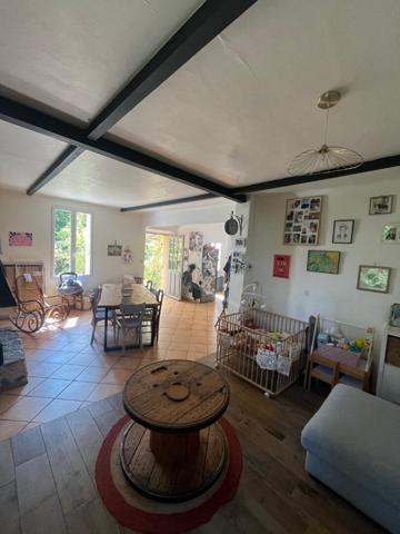 Maison Mimet 3 pièce(s) 98.16 m2, jardin, places de parking, buanderie, cuisine indépendante, grand séjour, 2 chambres