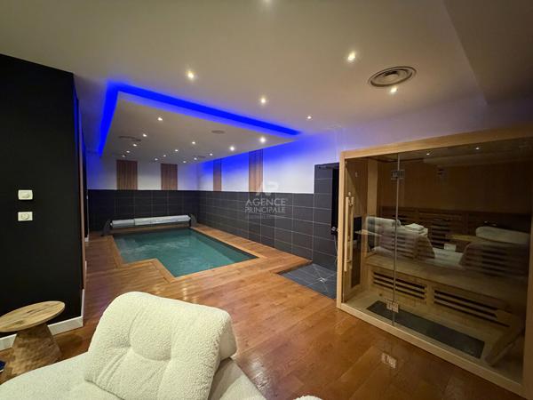 Demeure de prestige Osny 7 pièce(s) 221.05 m² 890 000 € **  - Référence  11289