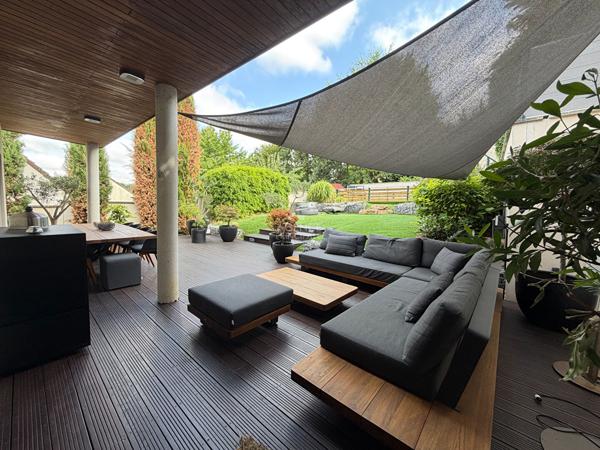 Demeure de prestige Osny 7 pièce(s) 221.05 m² 890 000 € **  - Référence  11289