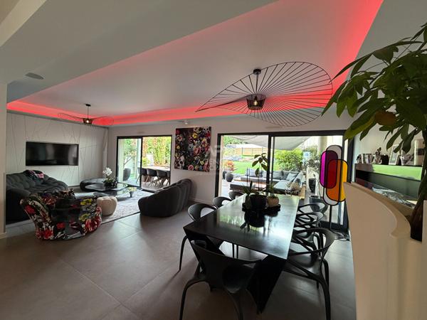 Demeure de prestige Osny 7 pièce(s) 221.05 m² 890 000 € **  - Référence  11289