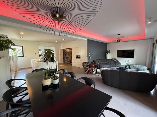 Demeure de prestige Osny 7 pièce(s) 221.05 m² 890 000 € **  - Référence  11289