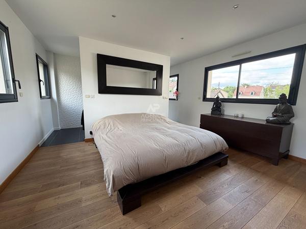 Demeure de prestige Osny 7 pièce(s) 221.05 m² 890 000 € **  - Référence  11289