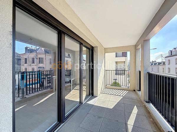 Vente
                Appartement66,69 m² - 3 Pièces -
                    ROUEN (76100)