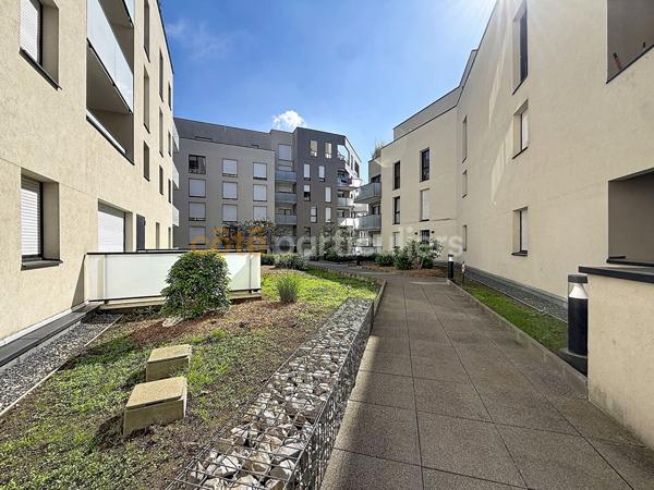Vente
                Appartement66,69 m² - 3 Pièces -
                    ROUEN (76100)