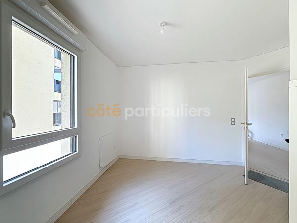 Vente
                Appartement66,69 m² - 3 Pièces -
                    ROUEN (76100)