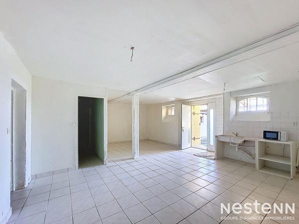 À vendre Propriété de 6900 m² avec Gasconne à rénover de 207 m², dépendances et deux gîtes