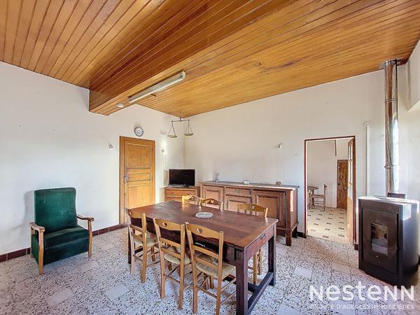 À vendre Propriété de 6900 m² avec Gasconne à rénover de 207 m², dépendances et deux gîtes