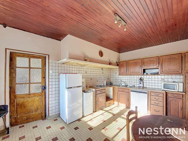 À vendre Propriété de 6900 m² avec Gasconne à rénover de 207 m², dépendances et deux gîtes