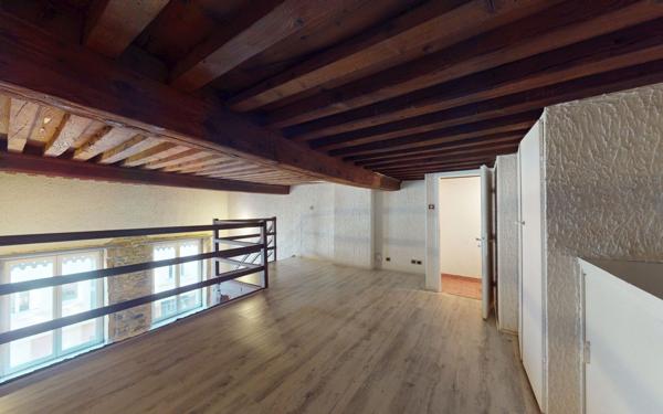 Appartement à vendre    2 pièces • 30,10 m2 Lyon 4