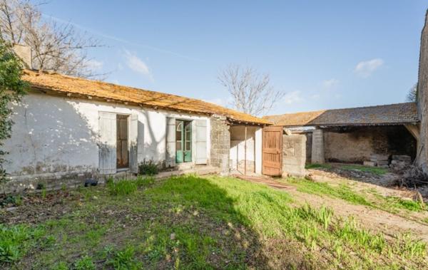 Vente Maison Corps de ferme à rénover à rénover Montblanc   