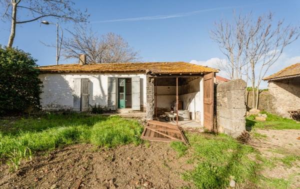 Vente Maison Corps de ferme à rénover à rénover Montblanc   