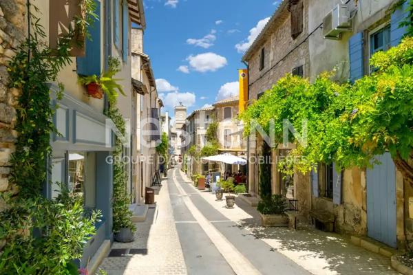 Cession de bail, bel emplacement Saint Rémy De Provence 170 m² de surface commerciale.