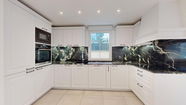 Appartement A LOUER - Le Plessis Robinson 4 pièce(s) 82.73 m2 + Terrasse de 46m²