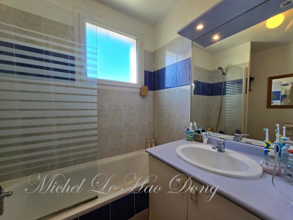 Maison à vendre 4 pièces en R+1 à CALVISSON (30420)
