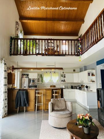 Maison 4 faces 3 chambres piscine garage Prades(66)