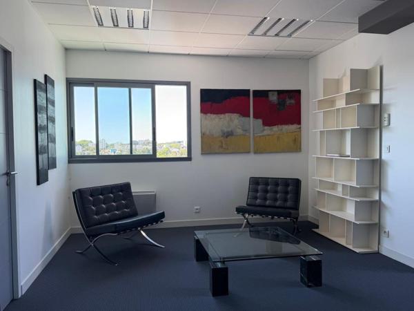 Espace Bureaux À Louer-57m²