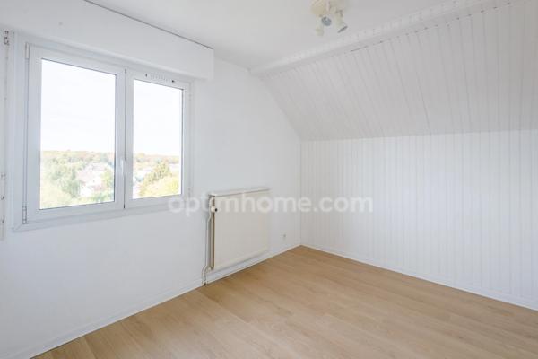 IFS Centre ville – Appartement T3 en duplex de 73.44 m2 carrez - Dernier Étage avec ascenseur - 2 chambres - 2 Balcons - Garage - Parking - Cave