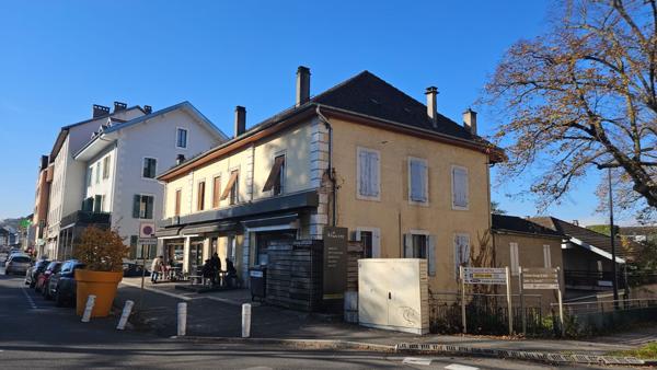 Saint-Julien-en-Genevois (74160) Ensemble immobilier à fort potentiel – 431 m² au sol – Dernier étage – Saint-Julien-en-Genevois