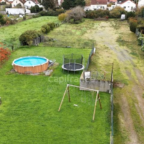 ENSEMBLE IMMOBILIER AVEC MAISON, GRANDS GARAGES, Grand terrain ET ANCIENNE BOUTIQUE DE STATION-SERVICE – AXE TRÈS PASSANT – CHÂTELLERAULT