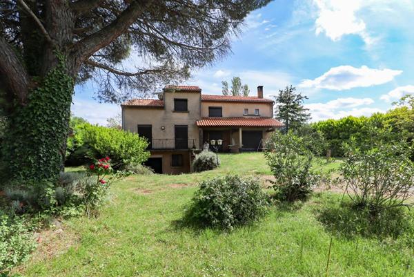 À vendre - Maison familiale 160 m² avec piscine, grand terrain et hangar  - Aussillon (81)