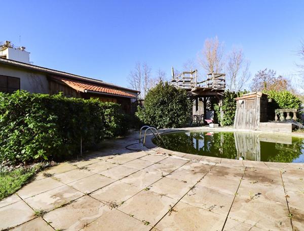 À vendre - Maison familiale 160 m² avec piscine, grand terrain et hangar  - Aussillon (81)