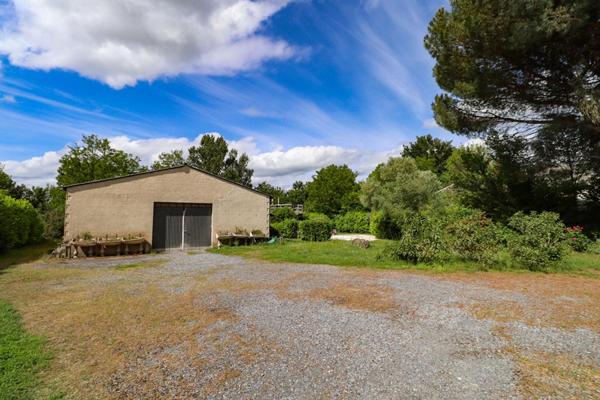 À vendre - Maison familiale 160 m² avec piscine, grand terrain et hangar  - Aussillon (81)