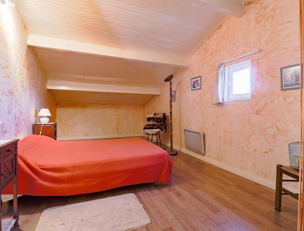 À vendre - Maison familiale 160 m² avec piscine, grand terrain et hangar  - Aussillon (81)