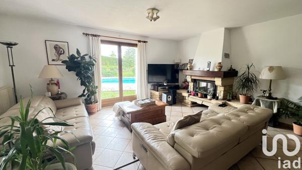 Maison 6 pièces de 170 m² à Saint-Cézaire-sur-Siagne (06530)