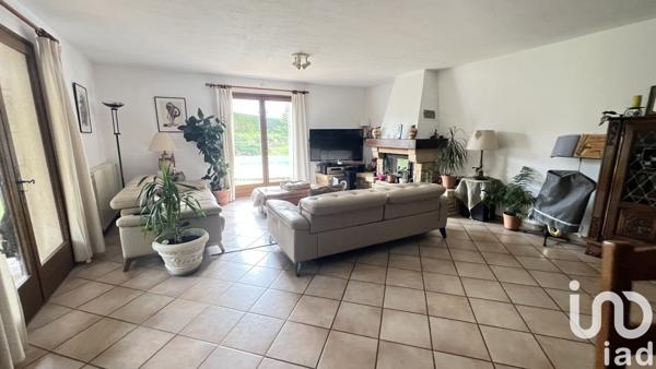Maison 6 pièces de 170 m² à Saint-Cézaire-sur-Siagne (06530)