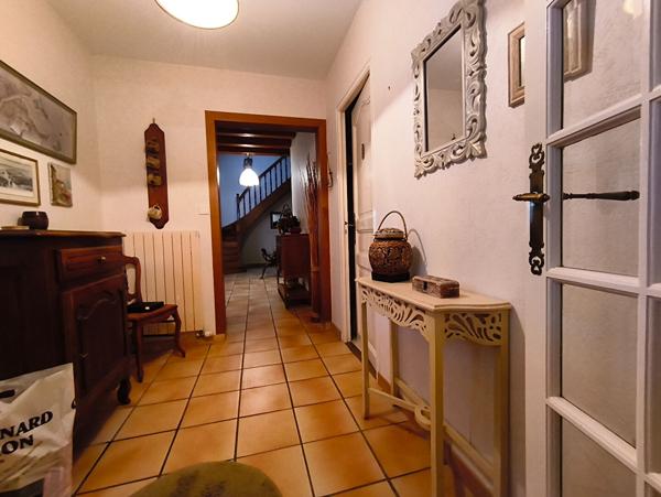 MAISON BORD DE MER PROCHE COMMERCES/ BEAU TERRAIN