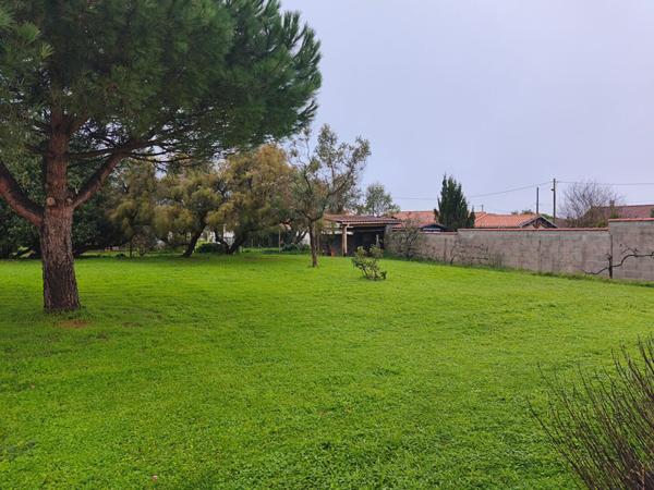 MAISON BORD DE MER PROCHE COMMERCES/ BEAU TERRAIN