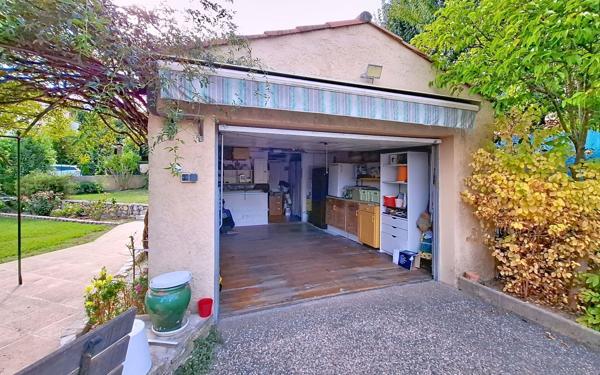 Maison à vendre    5 pièces • 140,83 m2 Cagnes-sur-Mer