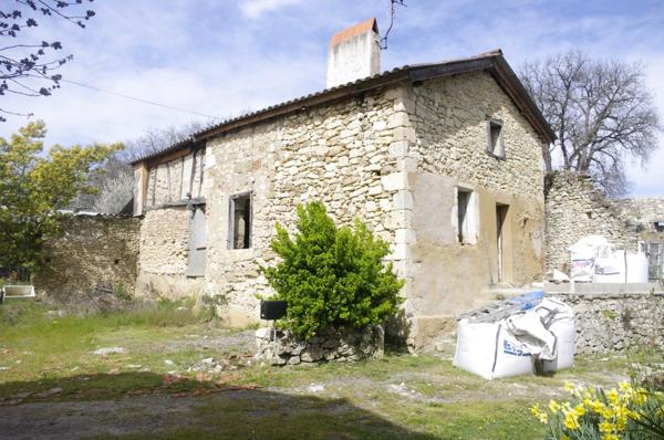 A vendre Maison en pierre  5 pièces SAINT JEAN POUTGE (32) sur terrain de 2ha