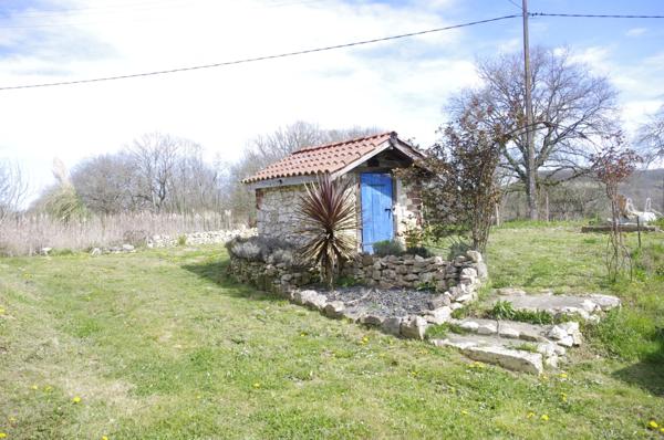 A vendre Maison en pierre  5 pièces SAINT JEAN POUTGE (32) sur terrain de 2ha