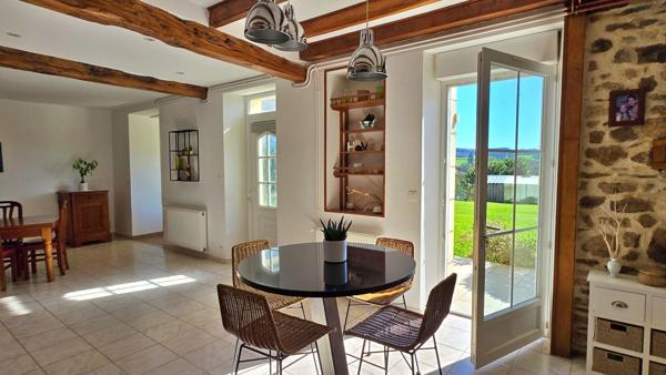 Maison en Pierre avec Grange Atelier Piscine et Jardin - Calme et vue imprenable