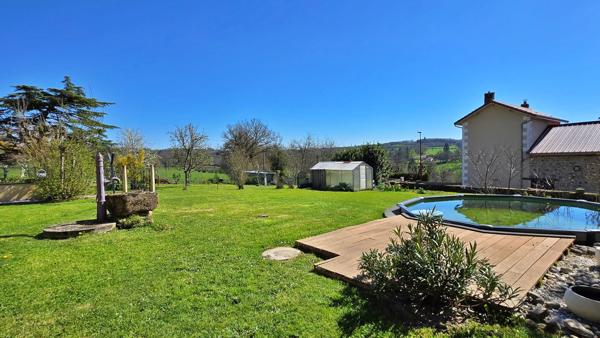 Maison en Pierre avec Grange Atelier Piscine et Jardin - Calme et vue imprenable