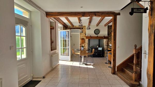 Maison en Pierre avec Grange Atelier Piscine et Jardin - Calme et vue imprenable