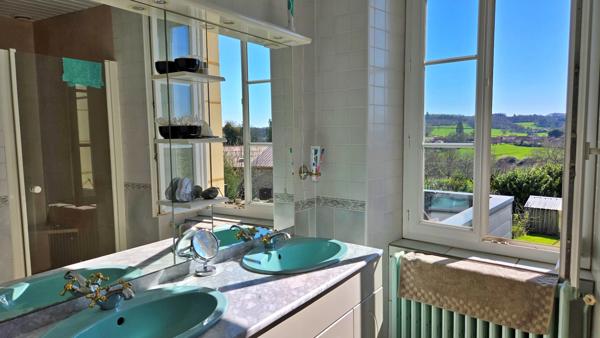 Maison en Pierre avec Grange Atelier Piscine et Jardin - Calme et vue imprenable