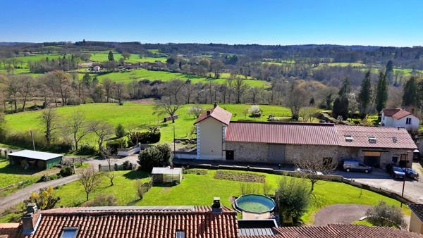 Maison en Pierre avec Grange Atelier Piscine et Jardin - Calme et vue imprenable