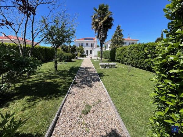 Maison 1930 de 190 m² au centre de Saujon