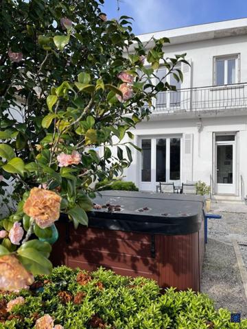 Maison 1930 de 190 m² au centre de Saujon