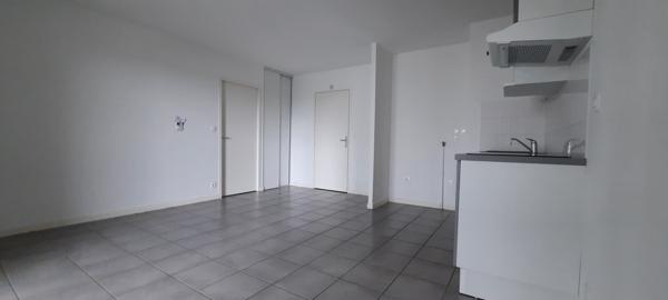 Appartement 2 pièces – 43 m² environ à Saint-Nazaire (ref : 71678SN)