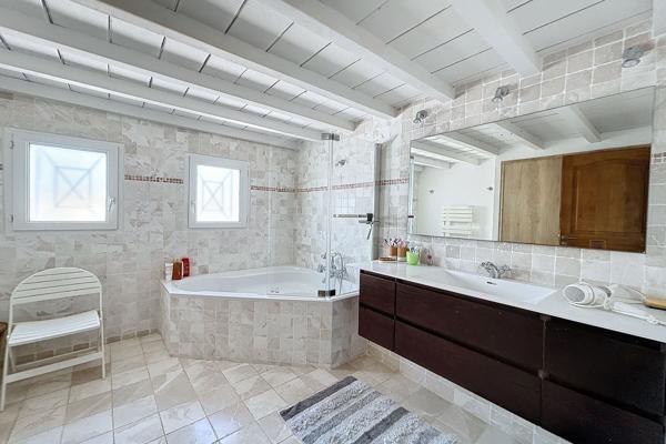 Vente Maison de luxe Frontignan 8 Pièces 230 m²