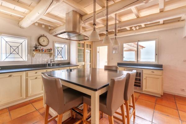 Vente Maison de luxe Frontignan 8 Pièces 230 m²