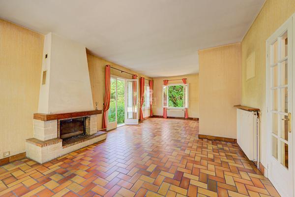 Maison 8 pièces à vendre à Chambourcy - 870 000 € 870 000 € **  - Référence  18387