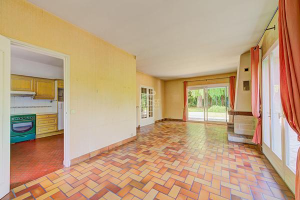 Maison 8 pièces à vendre à Chambourcy - 870 000 € 870 000 € **  - Référence  18387