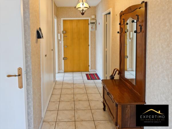 Appartement 4 pièces 76,55 m² avec balcon, cave et parking dans une résidence sécurisée