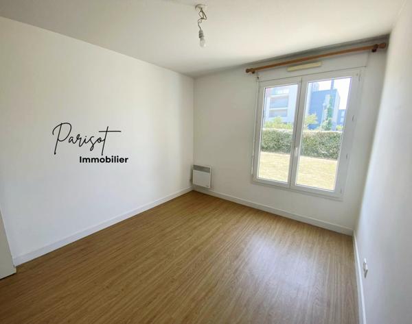 Appartement 2 pièces 32 m² – Poitiers Facultés / CHU À vendre, agréable T2 d'environ 32 m² , idéalement situé à seulement 5 minutes à pied des Facultés et du CHU .