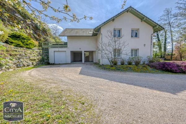Immeuble à vendre 205m² Viviers-du-Lac (73420)